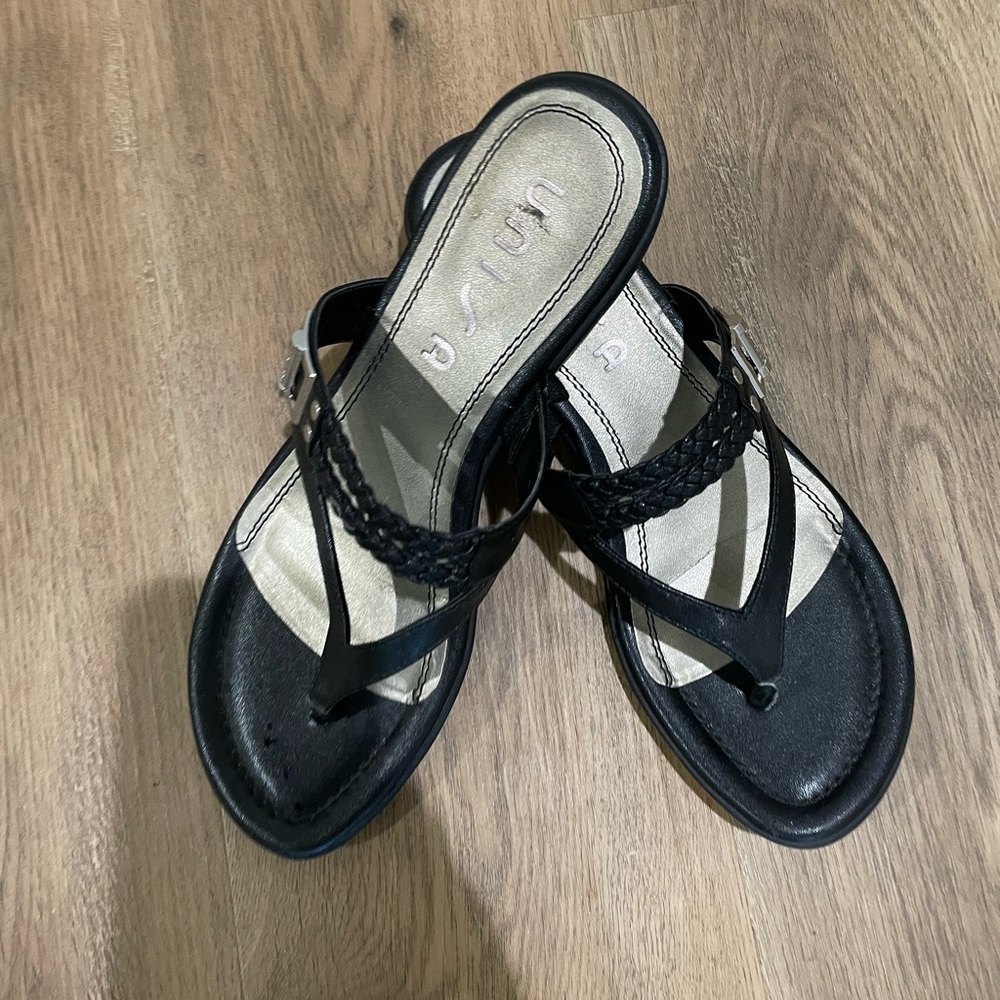 Unisa women’s sandal’s size 10